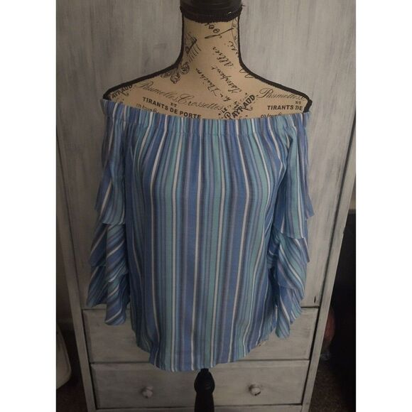 Romeo & Juliet off the shoulder ruffle flared sleeve top Sm Boho Feminine Beachy - Picture 2 of 10